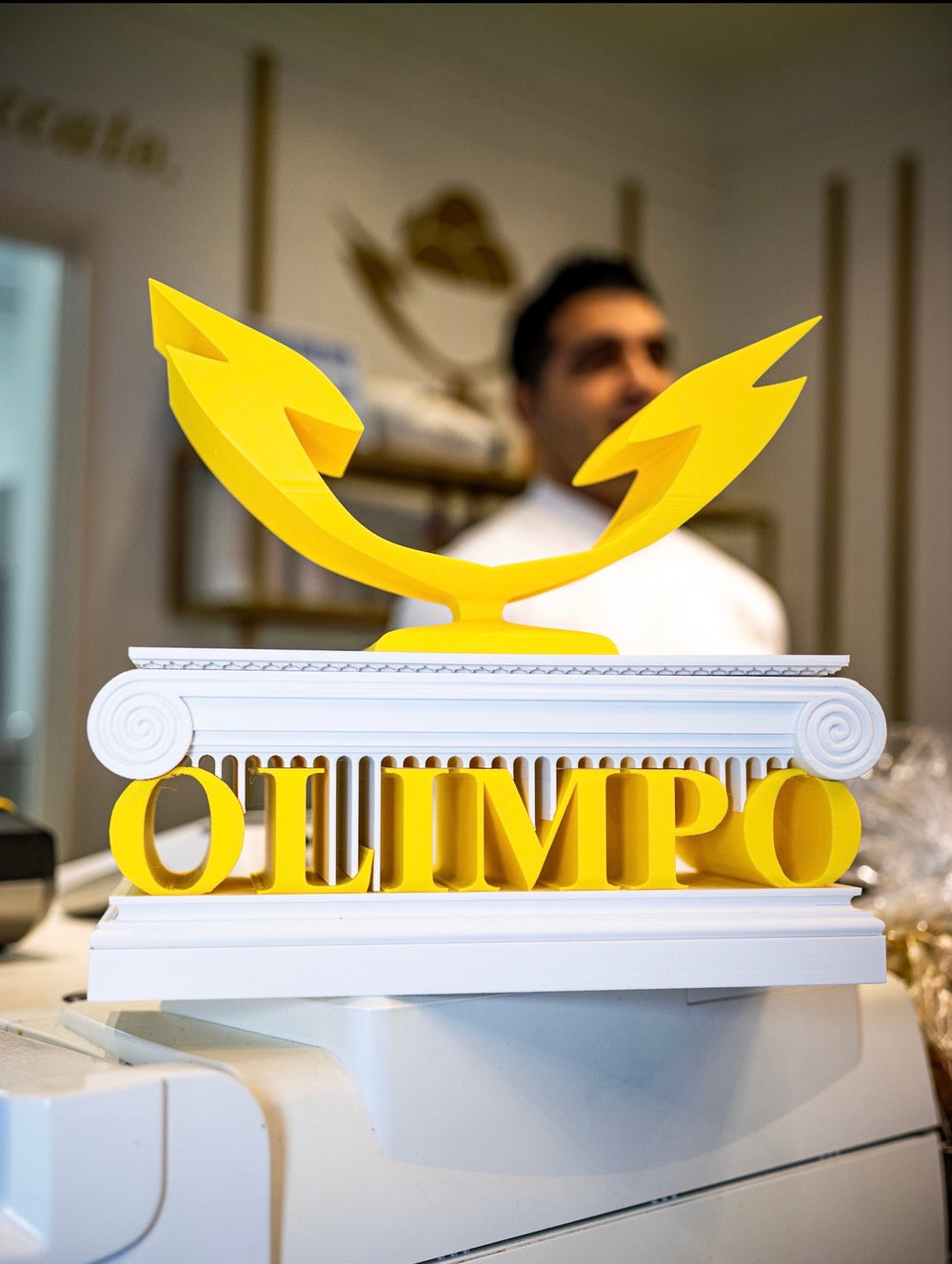Totem NFC customizzato | Trasforma ogni cliente in recensione